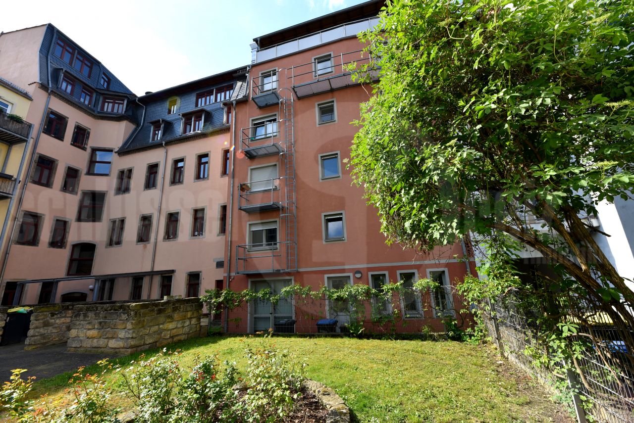 Hausansicht Rückseite (Kein Innenhof zum Haus!)