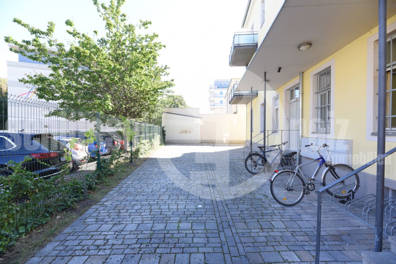 Hinterhof / Stellplätze 