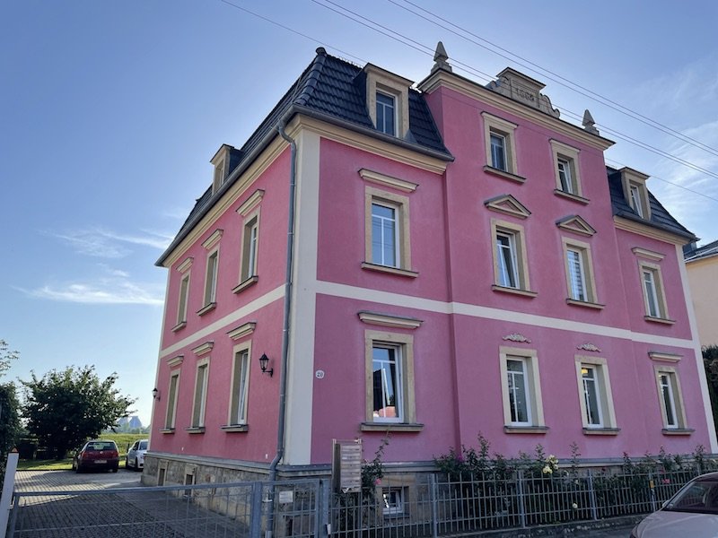 Hausansicht Straßenseite Hausansicht Straßenseite