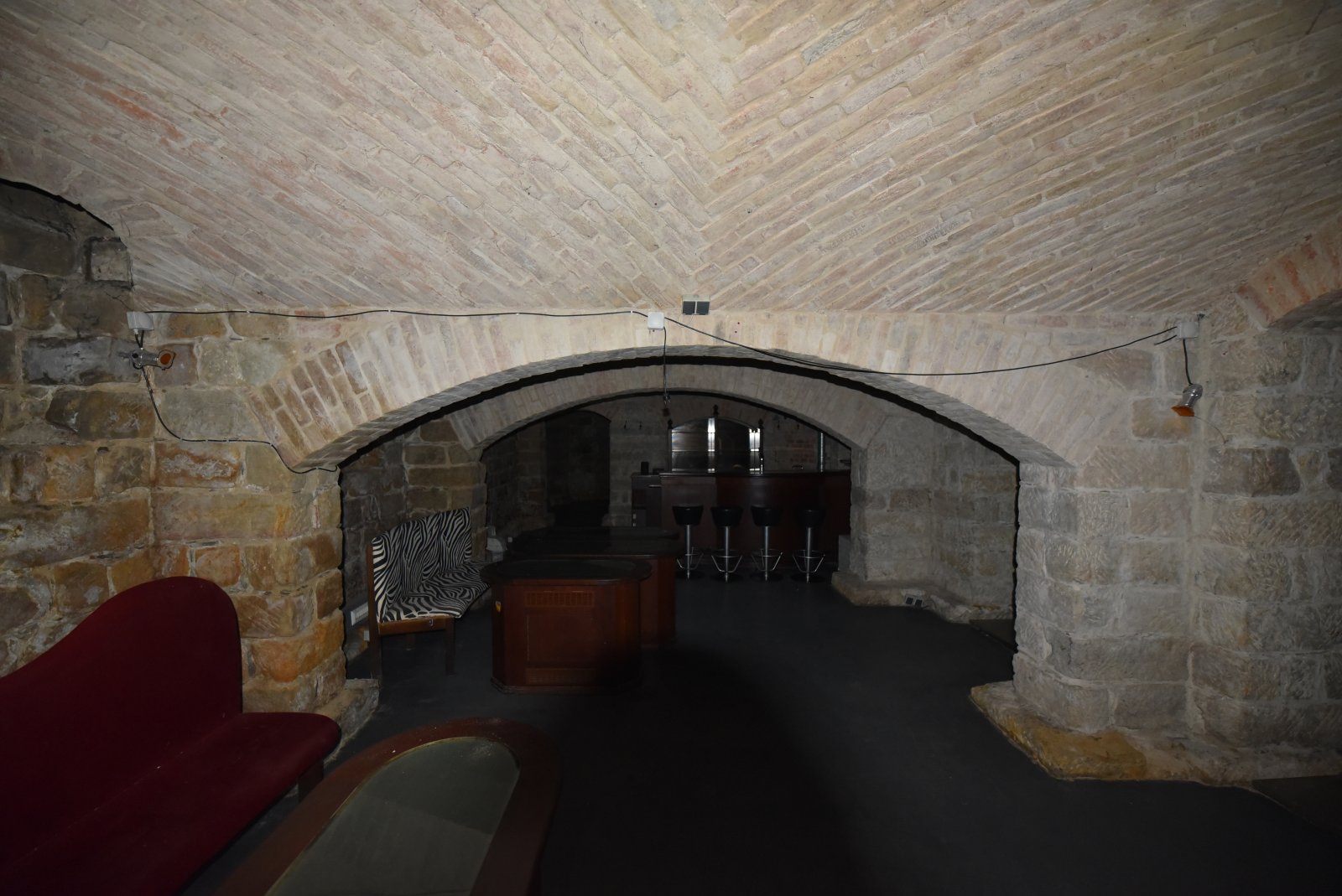 Kellergeschoss mit Bar