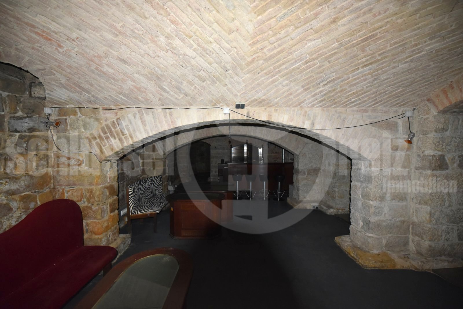 Kellergeschoss mit Bar