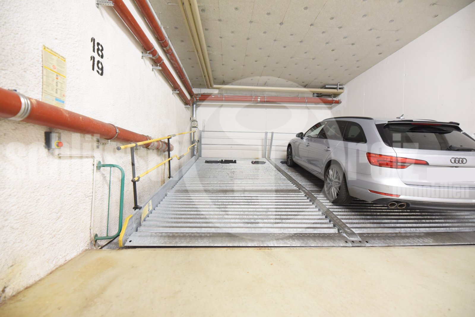 Tiefgaragenstellplatz (oben)
