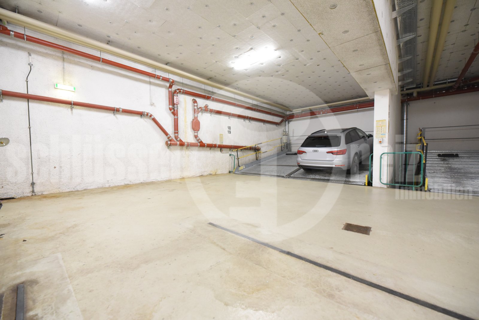 Tiefgaragenstellplatz (oben)