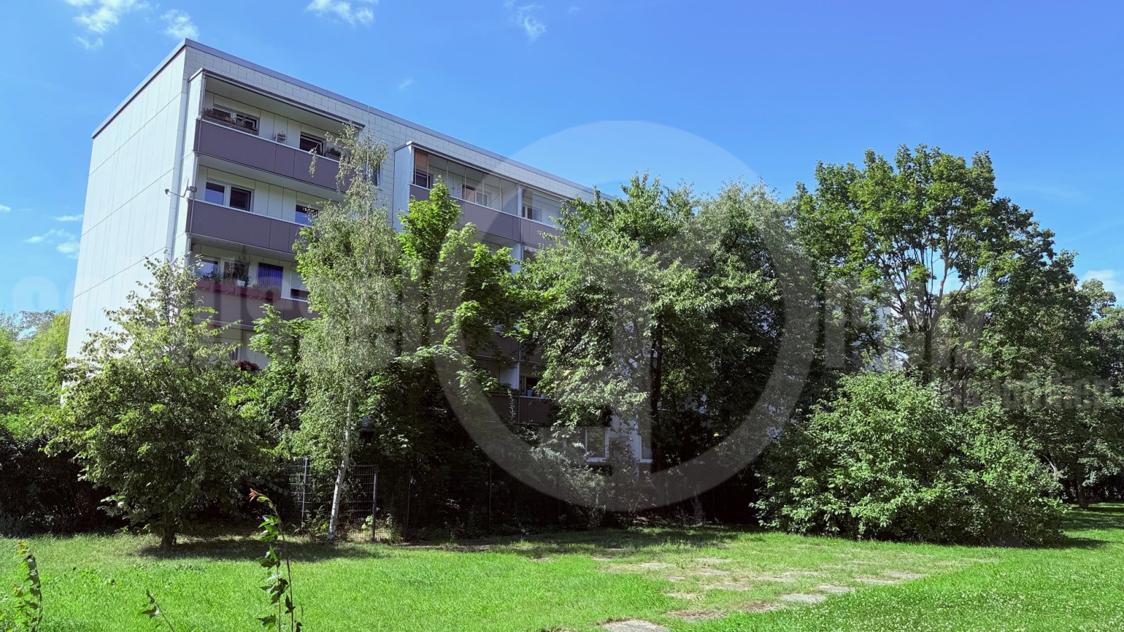 Leipzig: *EIGENNUTZER aufgepasst! Bezugsfreie 3,5-Raum-Wohnung mit Balkon und Blick ins Grüne! PLUS: Einbauküche vorhanden* 