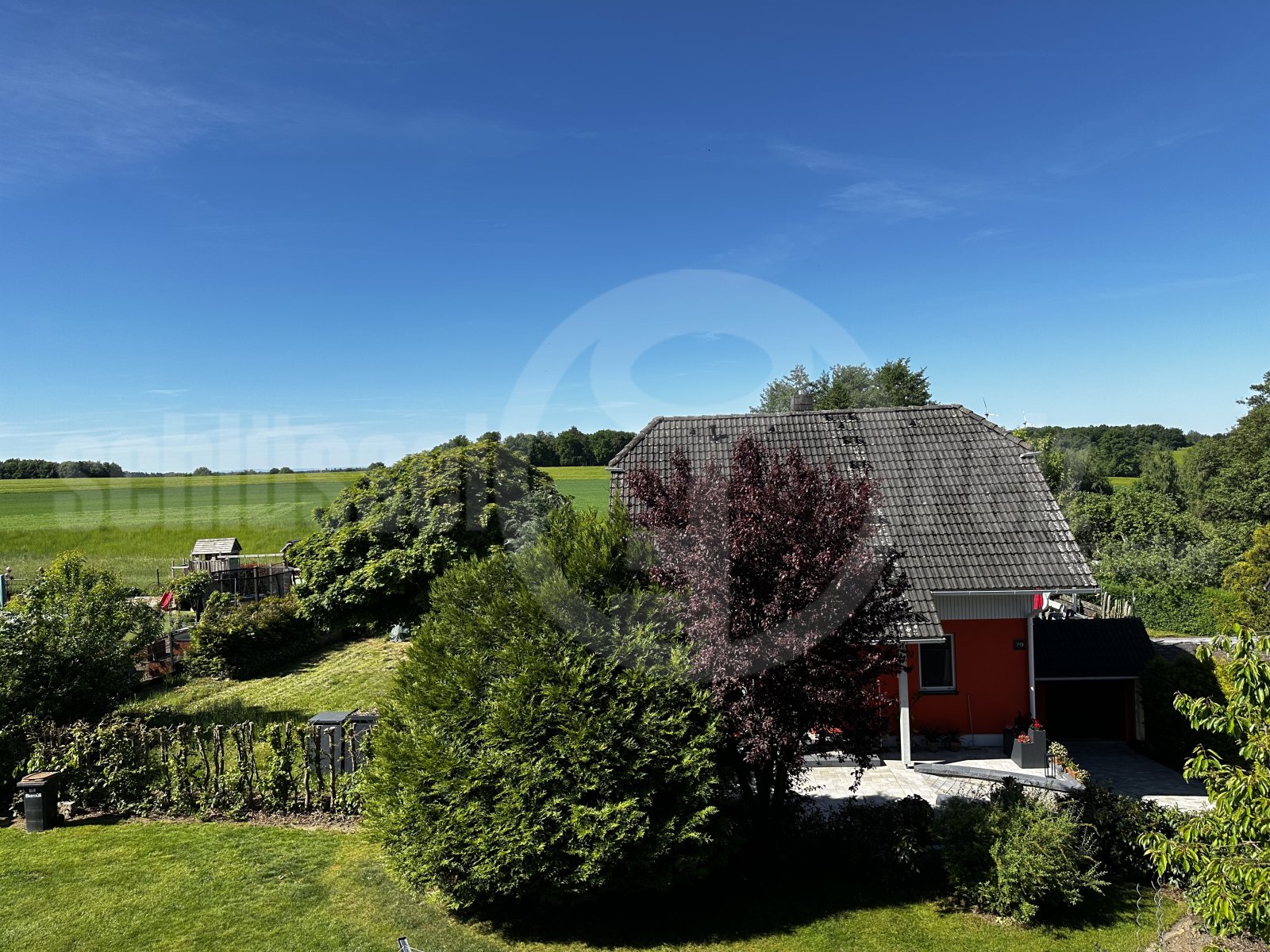 Panorama-Ausblick Kinderzimmer über Felder und Wiesen – Naturnahes Wohnen pur Panorama-Ausblick Kinderzimmer über Felder und Wiesen – Naturnahes Wohnen pur