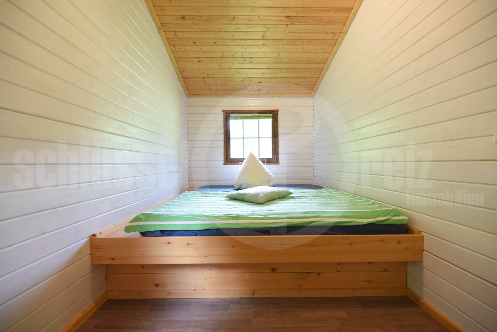 Schlafzimmer - Finnhütte als Aufbettung neben dem Haupthaus Schlafzimmer - Finnhütte als Aufbettung neben dem Haupthaus