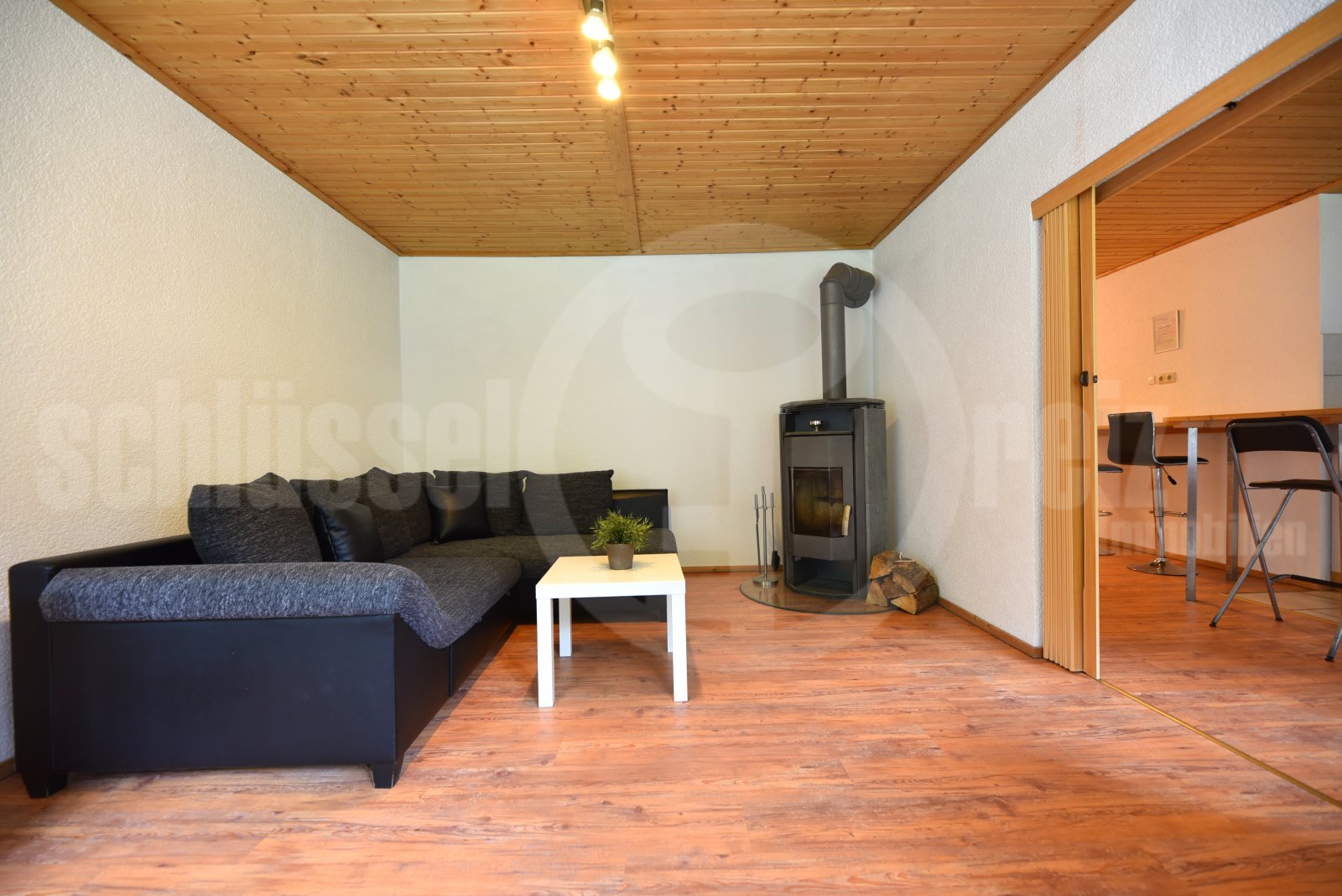 Wohnzimmer mit Kamin - Ferienwohnung 3 Wohnzimmer mit Kamin - Ferienwohnung 3