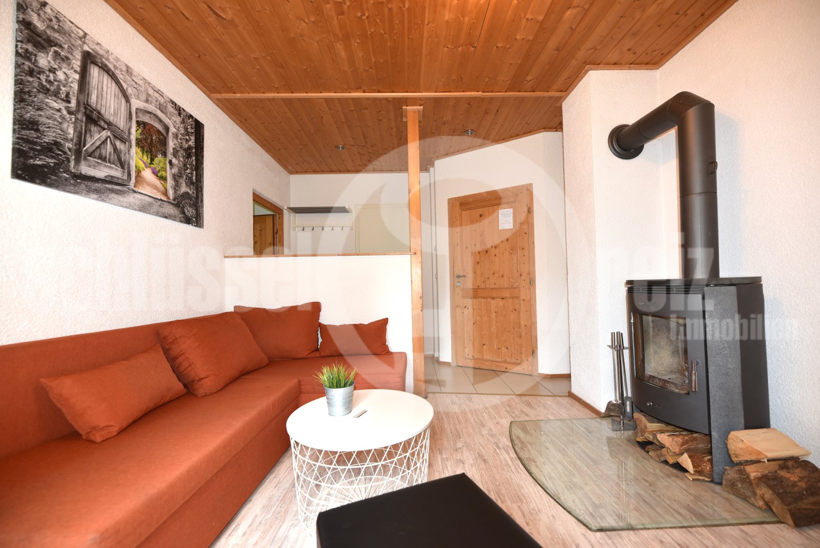 Wohnzimmer mit Kamin - Ferienwohnung 2 Wohnzimmer mit Kamin - Ferienwohnung 2