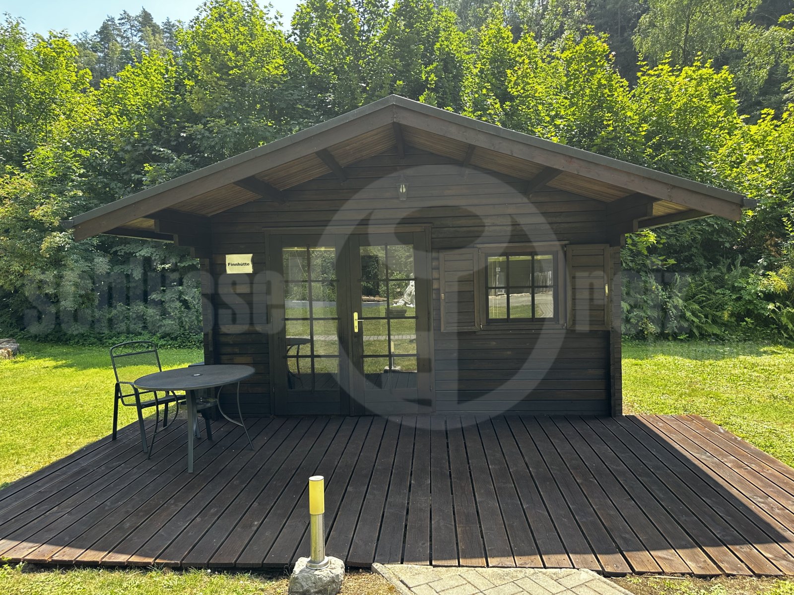 Finnhütte als Aufbettung neben dem Haupthaus Finnhütte als Aufbettung neben dem Haupthaus