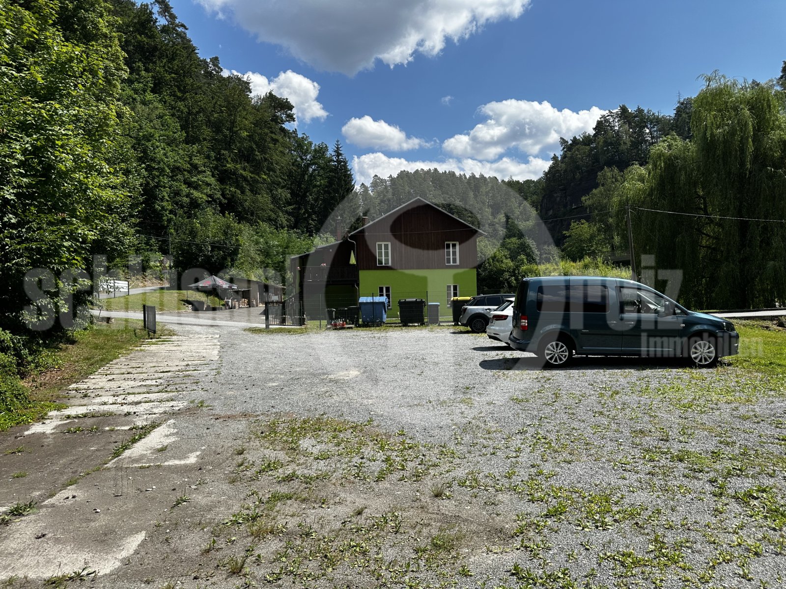 befestigte Parkfläche befestigte Parkfläche