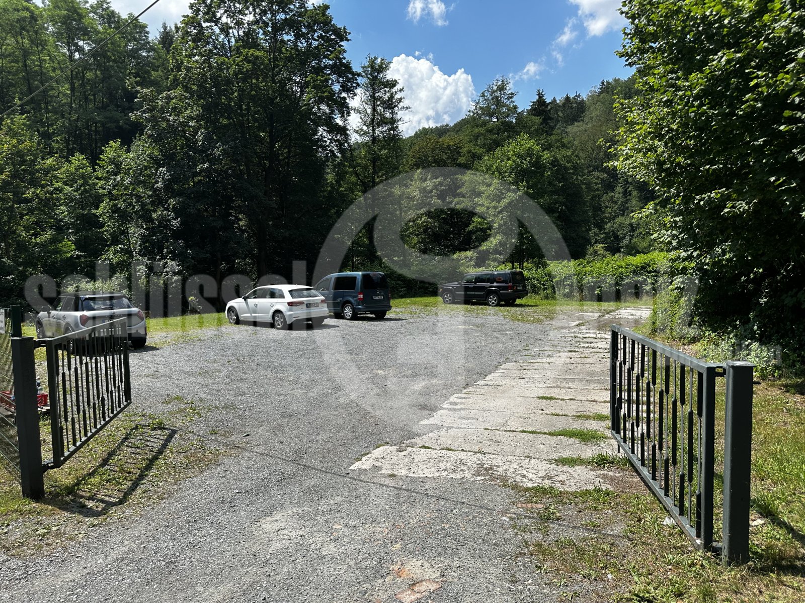 befestige Parkfläche befestige Parkfläche
